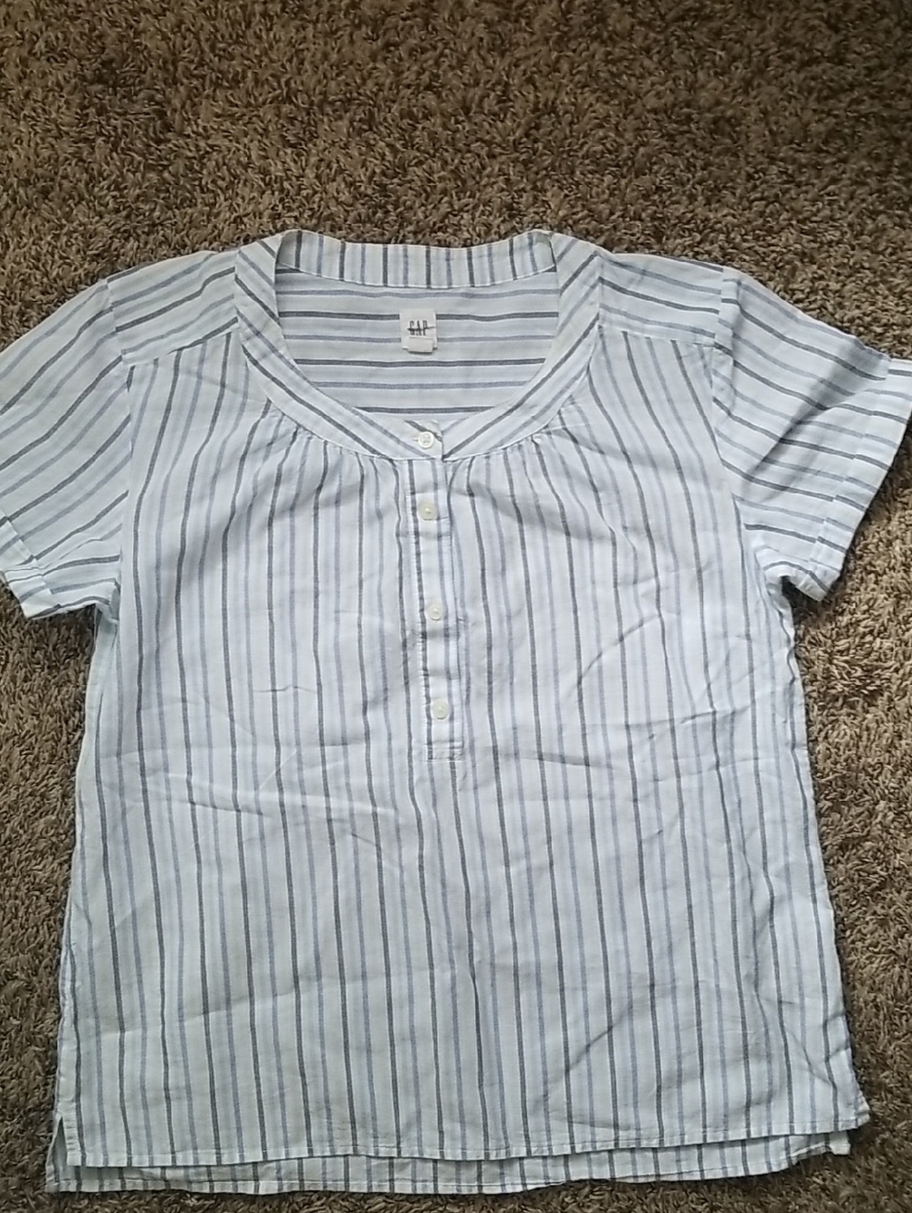 GAP White and Light Blue Striped Short Sleeve Top* $3.00 Bundle ONLY *